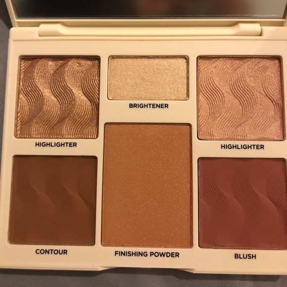 Make up - Picture 2 of 3